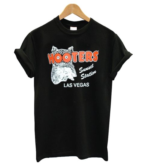 Hooters Las Vegas T shirt