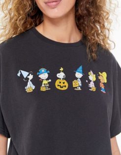 the peanuts halloween t-shirt qn
